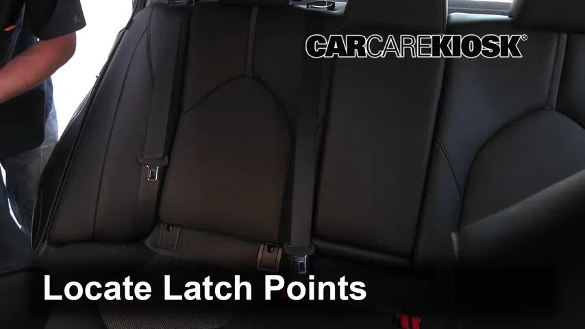 2022 Toyota Camry Hybrid XLE 2.5L 4 Cyl. FHEV Car Seats
